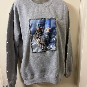 Gray Sweatshirt with Leopard Print Design NWOT
